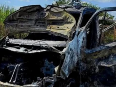 Auto stanęło w ogniu podczas jazdy. Podróżujący uciekli w ostatniej chwili