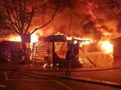 Nocny pożar targowiska w Katowicach. Spłonęło 15 budek, zatrzymano 23-latka