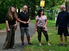 Potomkini rodu Larisch-Mönnichów odwiedziła rodzinny grobowiec w Karwinie