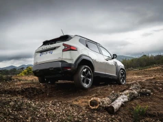42% nachylenia: to jest prawdziwy test! Nowa Dacia Duster 4×4 zawstydziła 10 razy droższego Land Rovera Defender za 400.000 euro