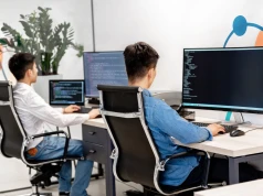 Programiści mają nowego pomocnika. Szybsze pisanie kodu może drogo kosztować