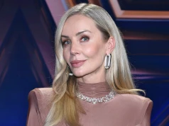 Agnieszka Woźniak-Starak w modnym garniturze. Kolor idealny na jesień