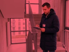 Uważaj na klatkę schodową. Jeden telefon sąsiada może skończyć się kontrolą i mandatem