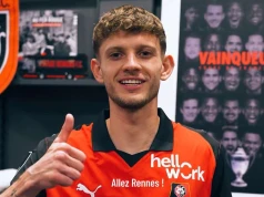 Szymański huknął PSG. Kapitalny gol Polaka na otwarcie sezonu