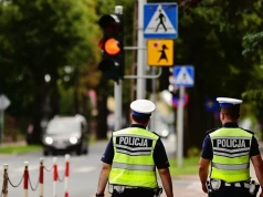 Policja ruszyła z akcją. Kontroluje przejścia przy szkołach