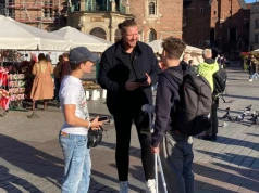 „Sięgnąłem w życiu dna”. Dziś Krystian Sawicki ewangelizuje na ulicach Krakowa (ROZMOWA PULSU)