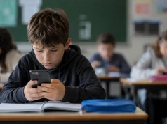 Polscy rodzice: tak dla AI w edukacji, nie dla telefonu na lekcji. Badanie "Wyprawka szkolna 2026" Empiku