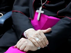 Biskupi uderzają w MEN i Nowacką. „Obserwujemy z niepokojem”