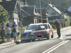 Potrącenie na pasach! Kobieta trafiła do szpitala, utrudnienia na DW969