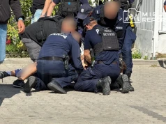 Mężczyzna wskoczył za ladę z mięsem i zabrał nóż. Akcja policji w Stokrotce na Bemowie