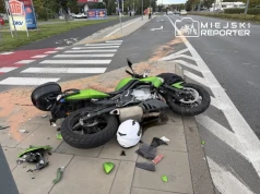 Poważny wypadek na Bielanach. Motocyklista nieprzytomny w stanie ciężkim
