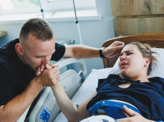 Urodziła dziecko, teraz mierzy się z traumą. "Poród to piekło"