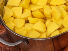 Zrób to z ugotowanymi ziemniakami. Pomaga kontrolować cukier we krwi