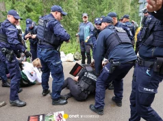 Spalony samochód po proteście w Morskim Oku. Policja odpowiada na żądania aktywistów