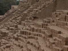 Tajemniczy szkielet u stóp piramidy. Archeolodzy odnaleźli w Peru szczątki sprzed wieków
