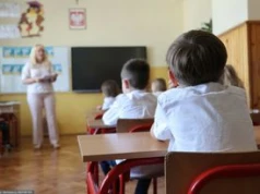 Pijana nauczycielka zajmowała się uczniami. Ujawniono, co jej grozi