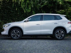 BYD Sealion 5 DM-i rzuca wyzwanie Toyocie. Zasięg i cena tej hybrydy to zaskoczenie