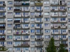 Pierwszy taki przypadek w Polsce. Dotyczy bloku z wielkiej płyty