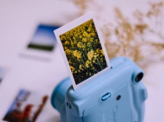 Instax - aparat natychmiastowy, który pozwala zatrzymać wspomnienia na papierze