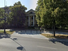 Kancelaria Sejmu przejęła opuszczony dworek przy Alejach Ujazdowskich. Za ścianą była żona Sebastiana Kulczyka