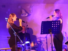 KAM TAM rozpoczęty. Fuzja zagrała na dachu Teatru Cieszyńskiego