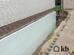 Podkręcał ogrzewanie, ale rachunki tylko rosły. W końcu sąsiad zasugerował, którędy ucieka ciepło