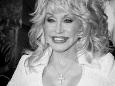 Nie żyje Dolly Parton. Trump nakazał opuścić flagi do połowy masztu na cały tydzień