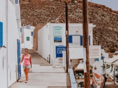 Santorini pęka w szwach. Godzinę dalej czeka zupełnie inny świat. To najcichsza wyspa Europy
