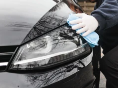 Sposób na zmatowiałe reflektory. Kilka kroków i różnica będzie widoczna