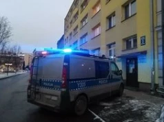 Sąsiedzi wyczuli nieprzyjemny zapach. Makabryczne odkrycie policji