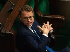 Marcin Romanowski celowo myli tropy? Ekspert: To jest gra operacyjna