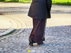 Pijany ksiądz wjechał w auto 25-latki i uciekł. Kuria zabiera głos