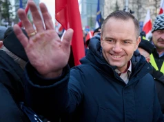 Weta Nawrockiego coraz bardziej uderzają w zwykłych ludzi