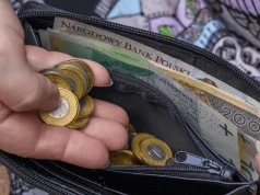 500 zł co miesiąc z ZUS-u. Nie tylko dla seniorów, chodzi o jeden dokument