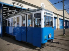 Dwa zabytkowe tramwaje na ulicach z okazji 200-lecia nowoczesnej Częstochowy