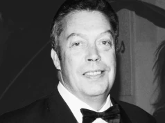 Tim Curry nie żyje. Gwiazdor "Rocky Horror Picture Show" od 14 lat jeździł na wózku