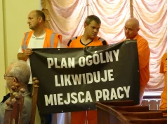 Bydgoszcz ma Plan Ogólny. Na sesji transparenty sugerujące powiązania ratusza z developerami