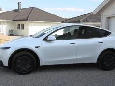 TEST: Tesla Model Y Standard z zasięgiem 360 km przy 120 km/h i 500 km przy 90 km/h. Świetne audio, nie czuć oszczędności