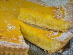 Takiego deseru jeszcze nie jadłeś. Włosi zamykają go w formie i kroją jak ciasto