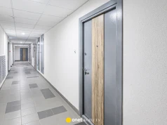 Przez 12 godzin kopie w drzwi, krzyczy, wyzywa. "Boimy się, że znowu przyjdze"