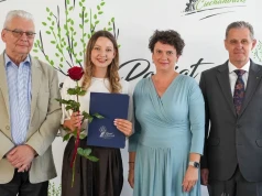 Nauczyciele szkół powiatowych z Ciechanowa z awansami
