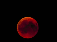 Częściowe zaćmienie Księżyca. W tych godzinach będzie najlepiej widoczne