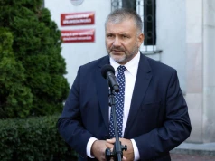 Żurek przekazał nowe wiadomości ws. Piesiewicza. "Jest przewożony do prokuratury"