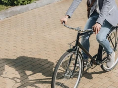 Drętwieją ci palce podczas jazdy na rowerze? Powód może być prosty