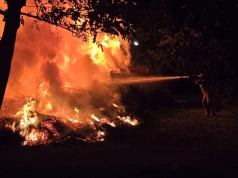 Pożar na terenie parafii pw. Miłosierdzia Bożego w Lublinie. Z ogniem walczą strażacy z Lublina i okolic