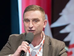 Awantura podczas obrad w Radomiu. Zażalenie na decyzję ws. Bąkiewicza