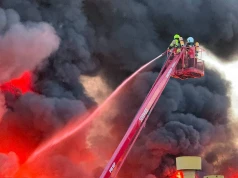 Ogromny pożar hali w Wielkopolsce. Trwa akcja strażaków, RCB rozesłało alerty
