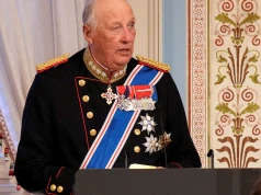 Król Norwegii w poważnym stanie. Setki osób zgromadziły się przed Pałacem Królewskim w Oslo