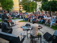 Koncert przy ławeczce Jerzego "Dudusia" Matuszkiewicza w Jaśle. W hołdzie wybitnemu jazzmanowi i kompozytorowi muzyki filmowej