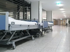 Jarosław niemal umarł przed izbą przyjęć. W końcu zabrała go... karetka